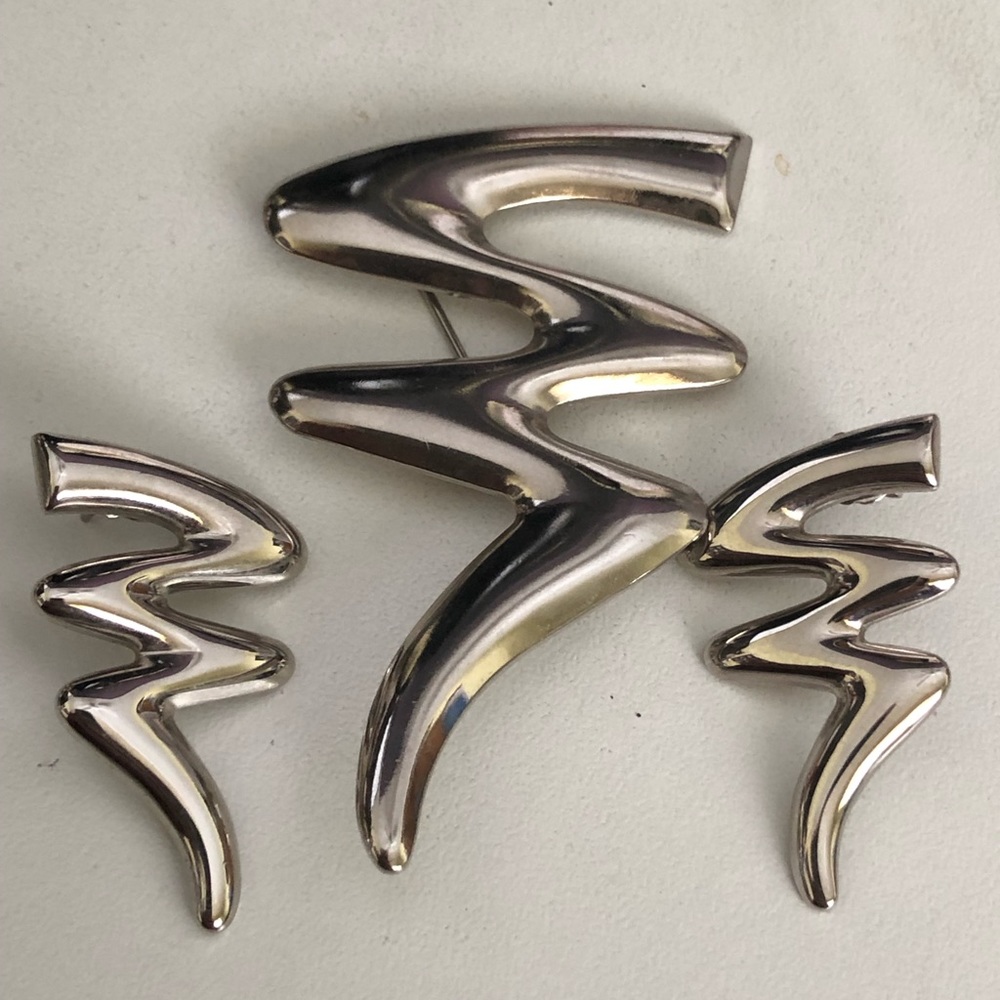 Vintage Silver Tone Zig Zag Brooch, Lapel Pin and Pierced Earrings Set